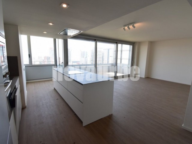 Appartement de 104 m² avec piscine, vues et terrasse à vendre à Diagonal Mar/Front Marítim del Poblenou, Barcelona