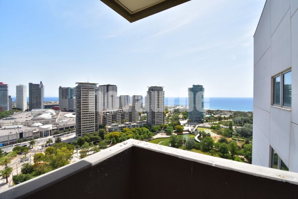 104 sqm flat with pool, views and terrace for sale in Diagonal Mar/Front Marítim del Poblenou, Barcelona