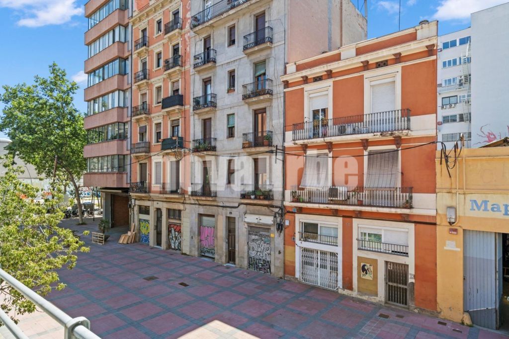 67 sqm flat for sale in El Poblenou, Barcelona