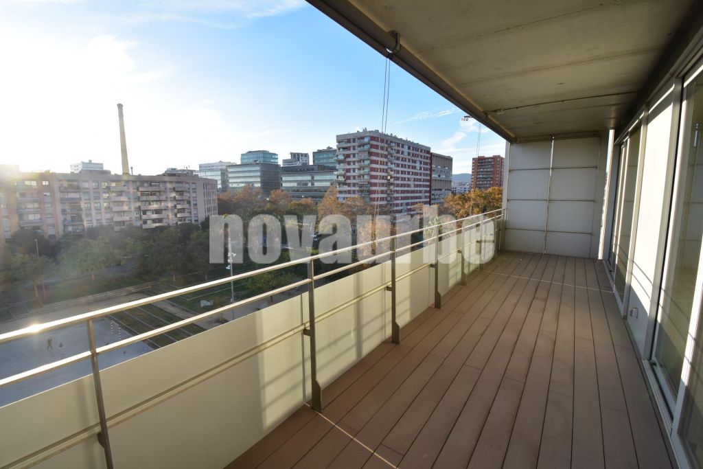 Pis de 113 m² amb piscina i terrassa en venda a Diagonal Mar/Front Marítim del Poblenou, Barcelona