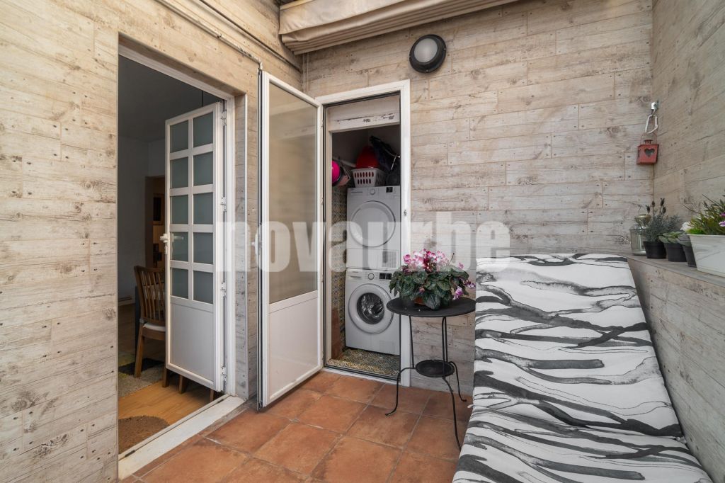 84 sqm penthouse with terrace for sale in Sagrada Familia, Barcelona