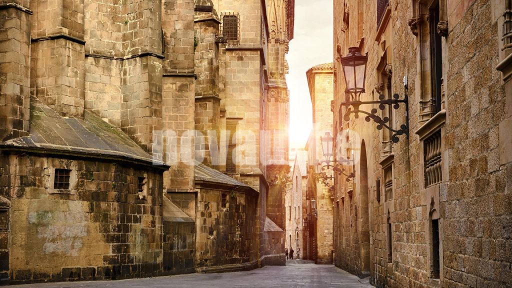 Encanto Gótico con Historia y Confort Moderno