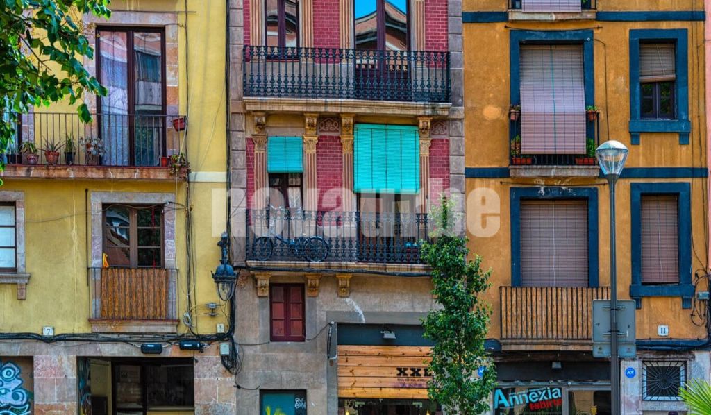 Ático Estudio Reformado en el Corazón de El Raval