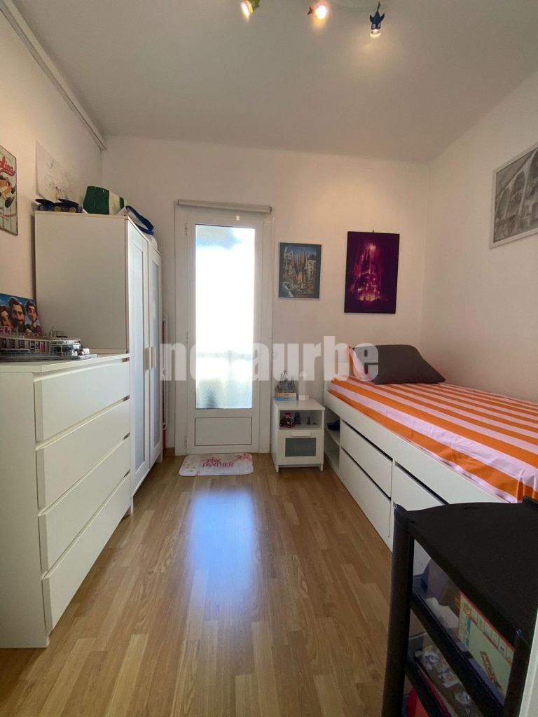 Amplio y Luminoso Piso en La Sagrada Família, Barcelona