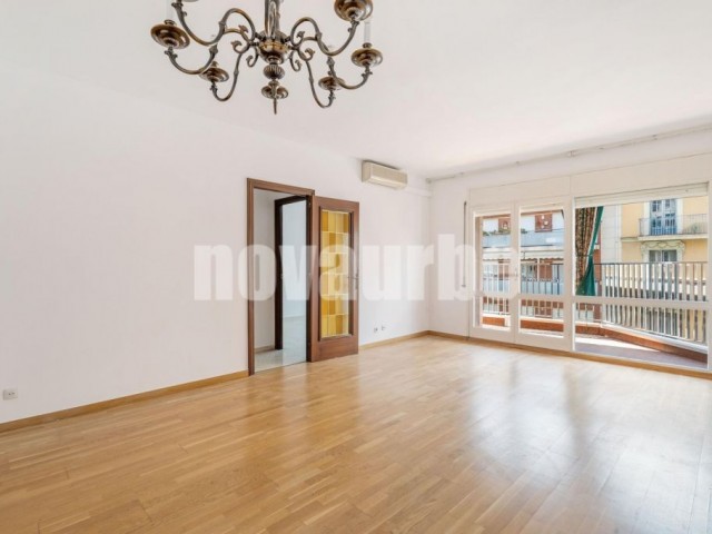 Piso de 106 m² con terraza en venta en La Nova Esquerra de l