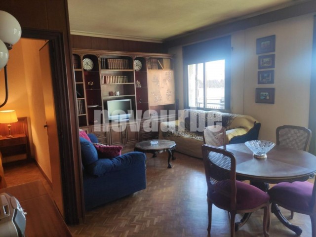 Piso de 80 m² con terraza en venta en Dreta de l