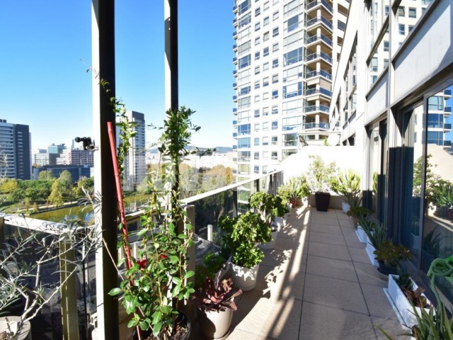 Ático de 157 m² con piscina, vistas y terraza en venta en Diagonal Mar i el Front Marítim del Poblenou, Barcelona