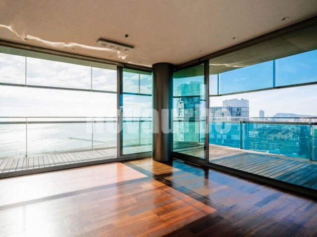 Piso de 104 m² con piscina, vistas y terraza en venta en Diagonal Mar i el Front Marítim del Poblenou, Barcelona