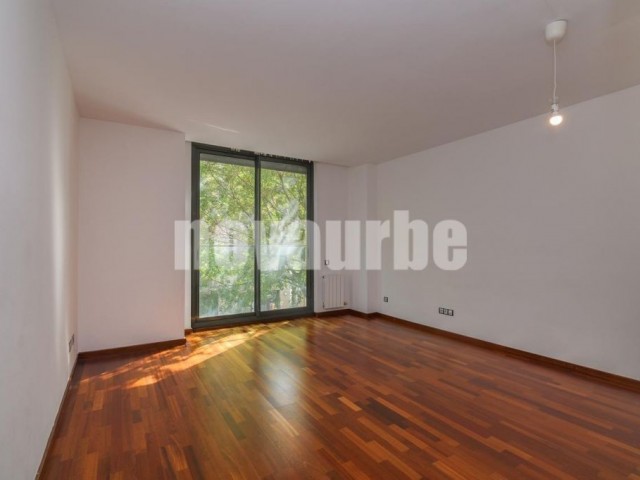 77 sqm flat for sale in L