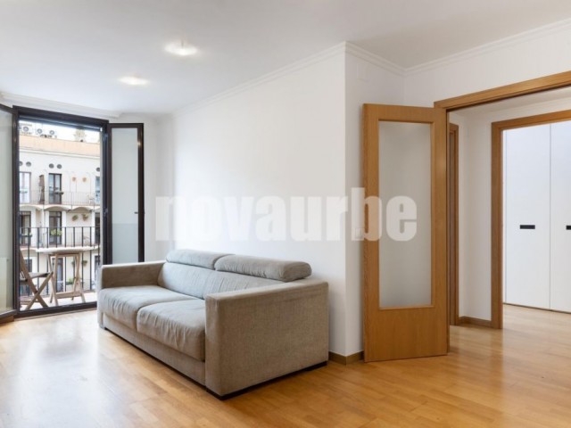 82 sqm flat for sale in El Gòtic, Barcelona