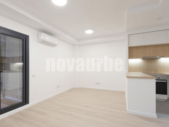 56 sqm flat for sale in La Sagrada Família, Barcelona