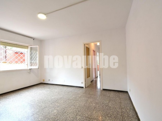 Amplio y luminoso piso con balcón en Horta