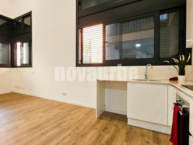 105 sqm duplex for sale in La Prosperitat, Barcelona