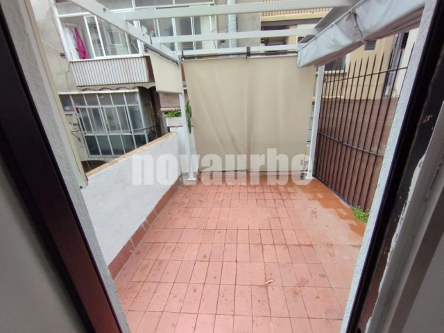 Exclusivo Piso Reformado con Terraza y Vistas a la Sagrada Familia en el Corazón de Barcelona