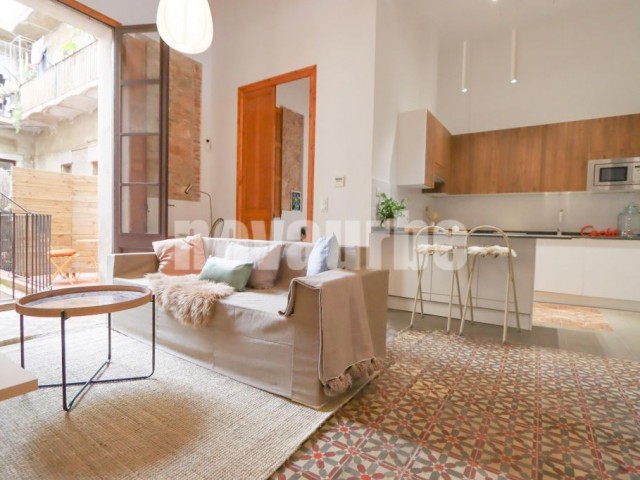 Encanto Gótico con Historia y Confort Moderno