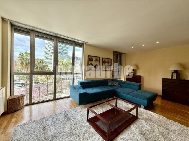 Piso de 112 m² con piscina en venta en La Marina Montjuic, Barcelona