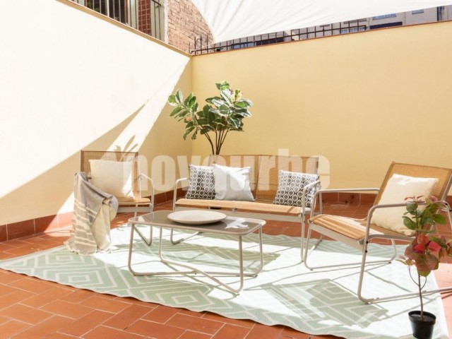Pis de 97 m² amb terrassa en venda a Sant Antoni, Barcelona