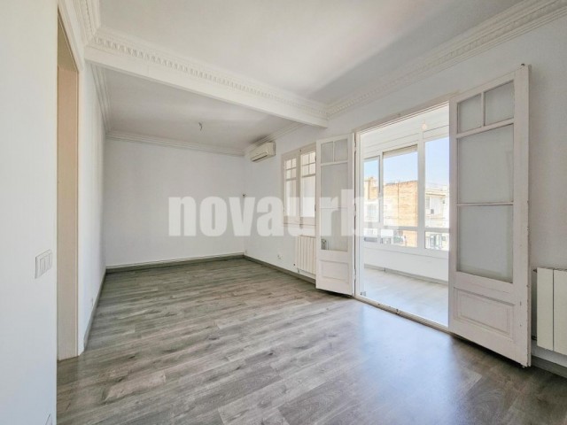 80 sqm flat for sale in L