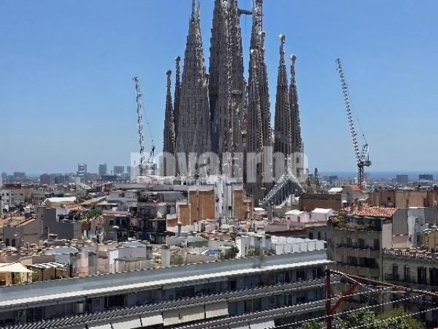 Pis de 115 m² en venda a Dreta de l