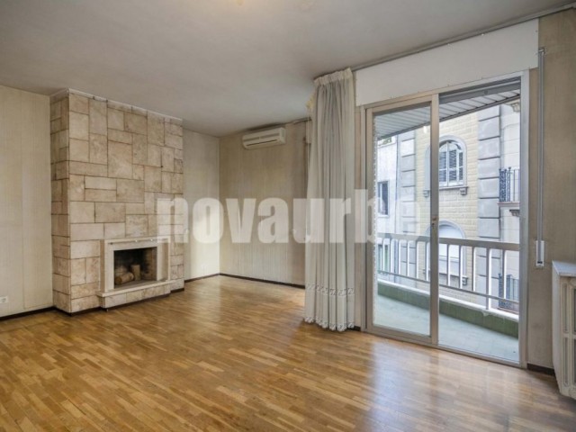 114 sqm flat with terrace for sale in El Raval, Barcelona