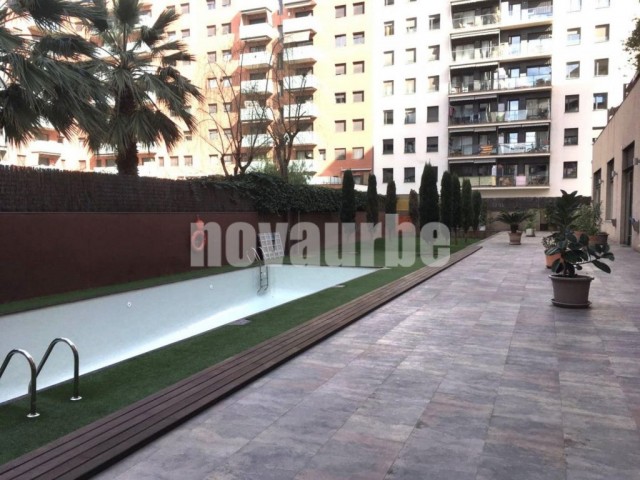 52 sqm flat with pool for sale in Sant Martí de Provençals, Barcelona