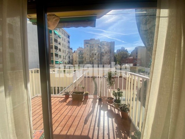 89 sqm flat with terrace for sale in El Poblenou, Barcelona