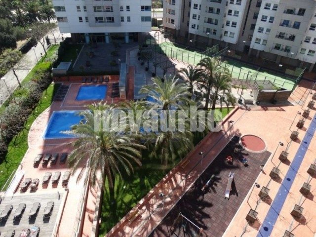Appartement de 116 m² avec piscine, vues et terrasse à louer à Diagonal Mar/Front Marítim del Poblenou, Barcelona